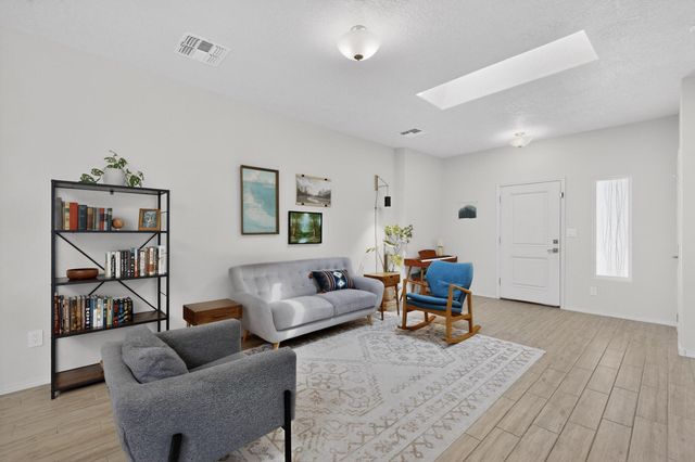 6129 Strand Loop SE, Albuquerque, NM 87106