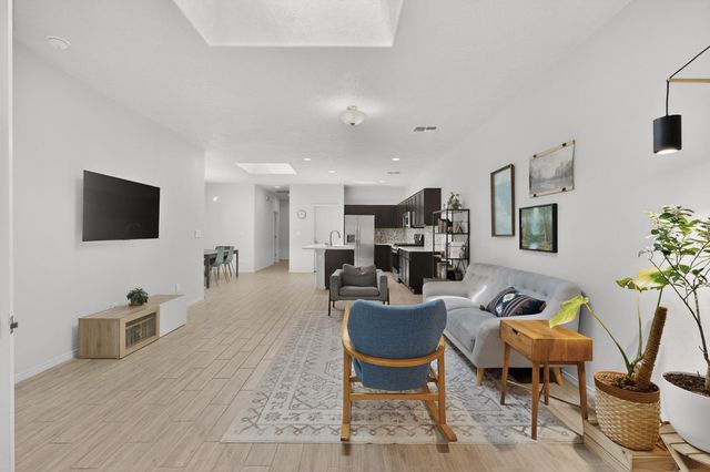 6129 Strand Loop SE, Albuquerque, NM 87106