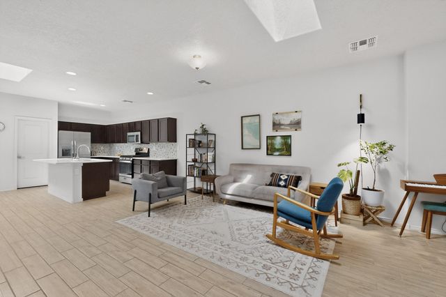 6129 Strand Loop SE, Albuquerque, NM 87106