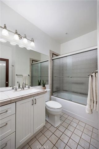 640 W 4th Street 410, Long Beach, CA 90802