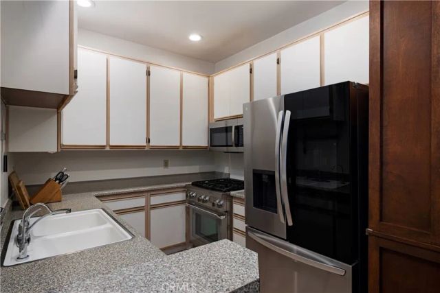 640 W 4th Street 410, Long Beach, CA 90802