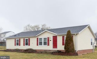 16 LONGBRANCH DR, Martinsburg, WV 25405