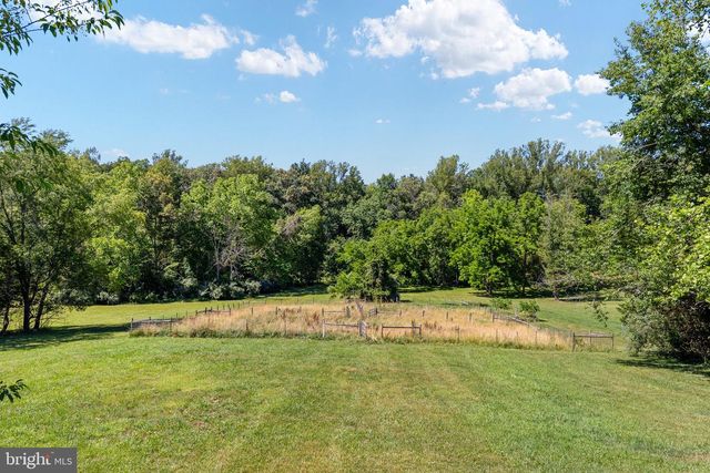 231 CROWN MANOR DR, Stafford, VA 22556
