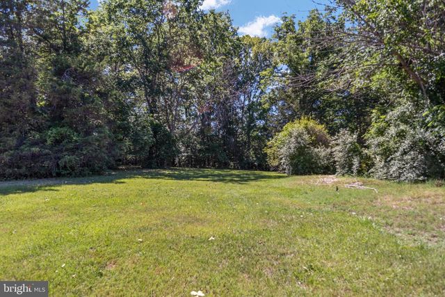 231 CROWN MANOR DR, Stafford, VA 22556