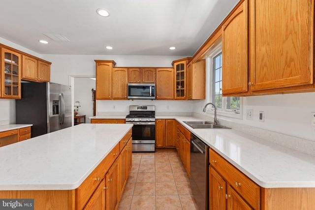 231 CROWN MANOR DR, Stafford, VA 22556