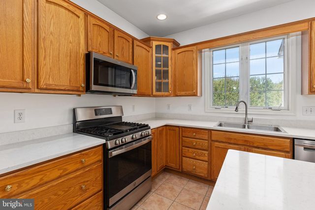 231 CROWN MANOR DR, Stafford, VA 22556