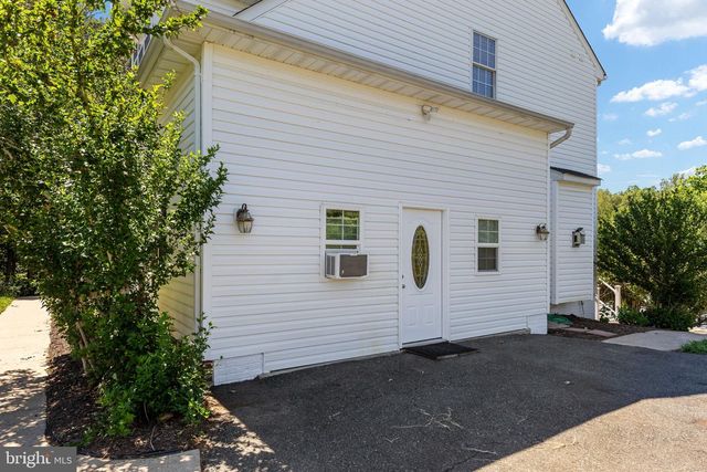231 CROWN MANOR DR, Stafford, VA 22556