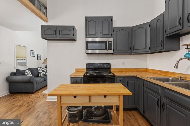 231 CROWN MANOR DR, Stafford, VA 22556