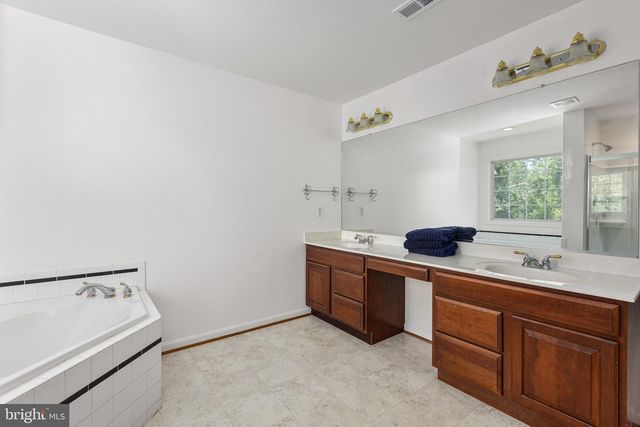 231 CROWN MANOR DR, Stafford, VA 22556