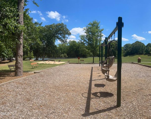 1130 Parkridge Lane 102, Raleigh, NC 27605