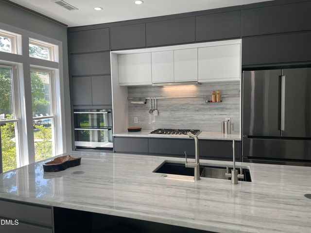 1130 Parkridge Lane 102, Raleigh, NC 27605
