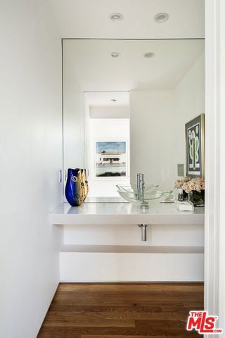 34 S Venice Boulevard 2, Venice, CA 90291