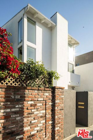 34 S Venice Boulevard 2, Venice, CA 90291