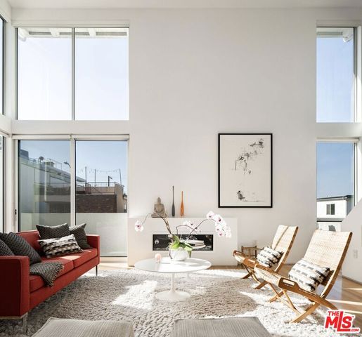 34 S Venice Boulevard 2, Venice, CA 90291
