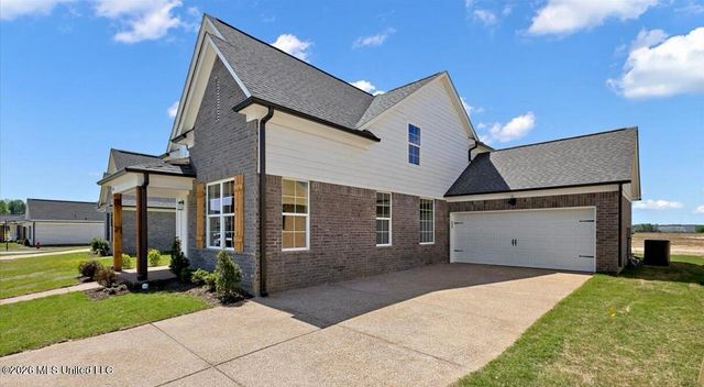 945 Coahoma Court, Nesbit, MS 38651