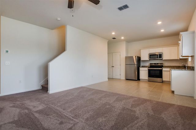 2084 HEMINGWAY CIRCLE, Groveland, FL 34736