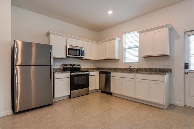 2084 HEMINGWAY CIRCLE, Groveland, FL 34736