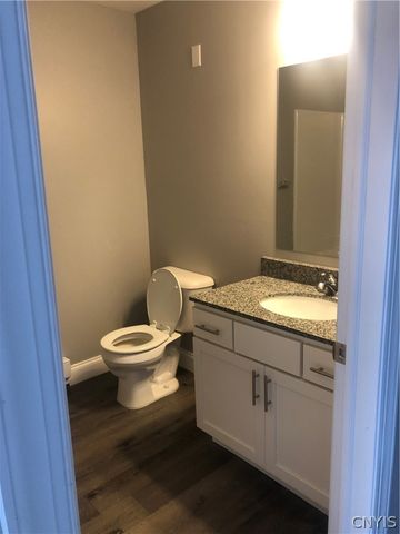 1223 Tulip Street 432, Salina, NY 13090