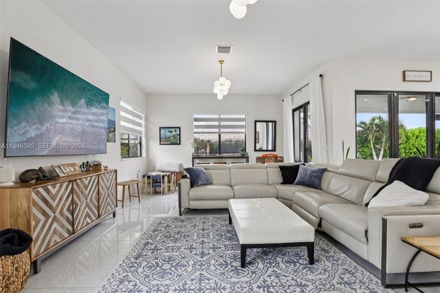 13203 SW 228th St, Miami, FL 33170