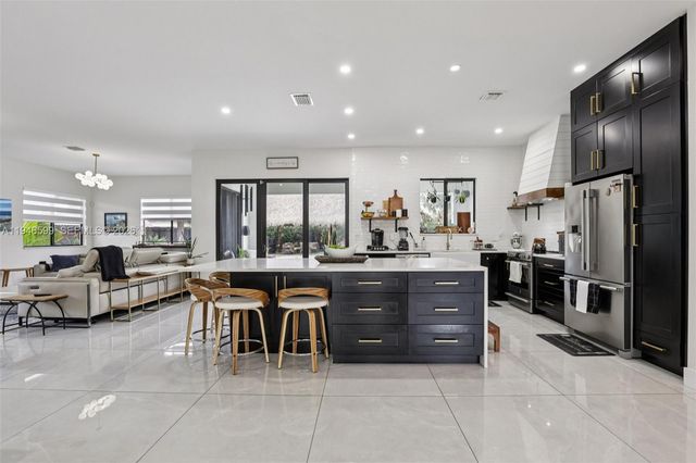 13203 SW 228th St, Miami, FL 33170