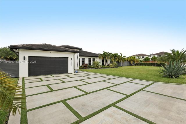 13203 SW 228th St, Miami, FL 33170