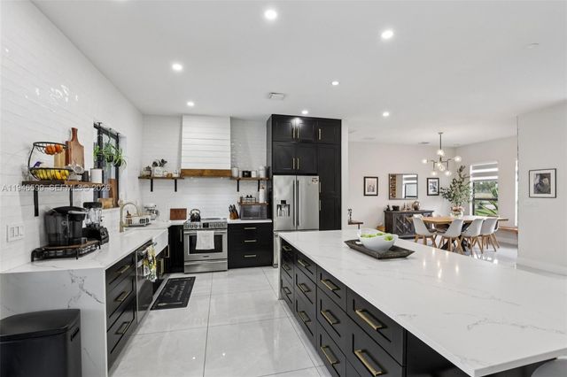 13203 SW 228th St, Miami, FL 33170