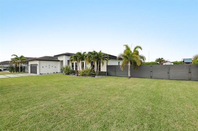 13203 SW 228th St, Miami, FL 33170