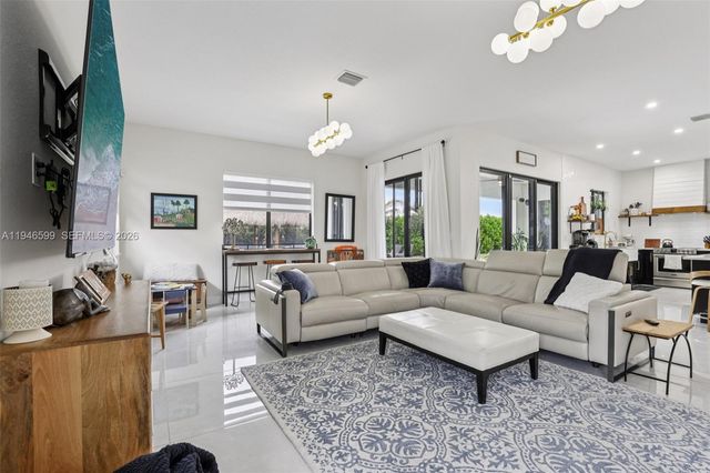 13203 SW 228th St, Miami, FL 33170