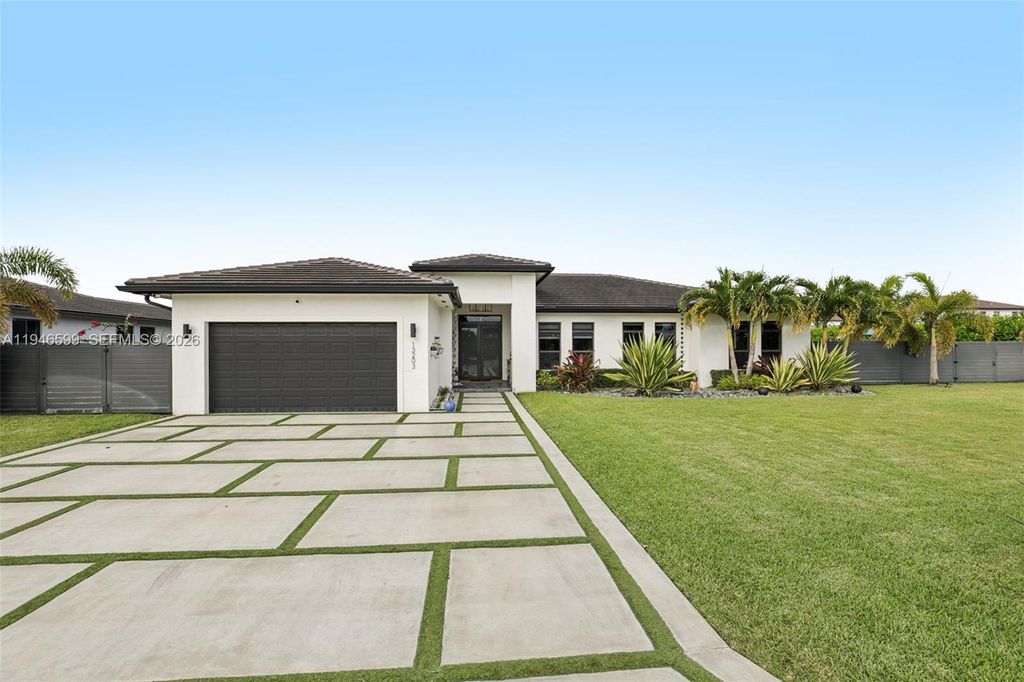 13203 SW 228th St, Miami, FL 33170