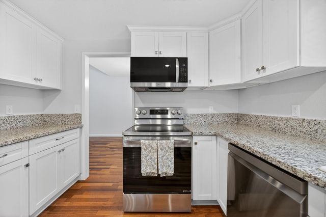 1480 Woodland Oaks Way, Sacramento, CA 95833