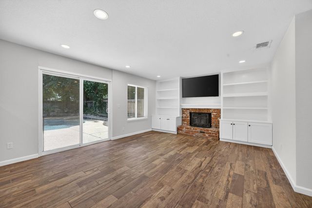 1480 Woodland Oaks Way, Sacramento, CA 95833