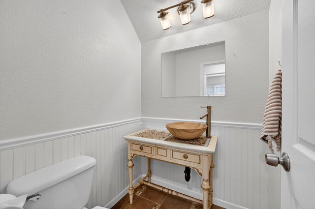 1480 Woodland Oaks Way, Sacramento, CA 95833