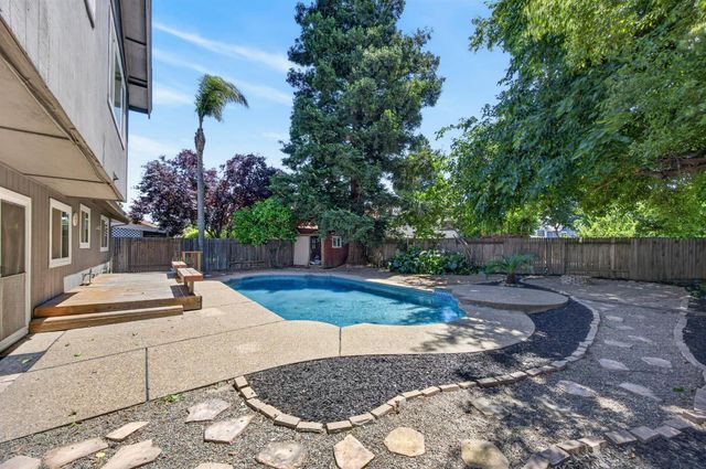 1480 Woodland Oaks Way, Sacramento, CA 95833