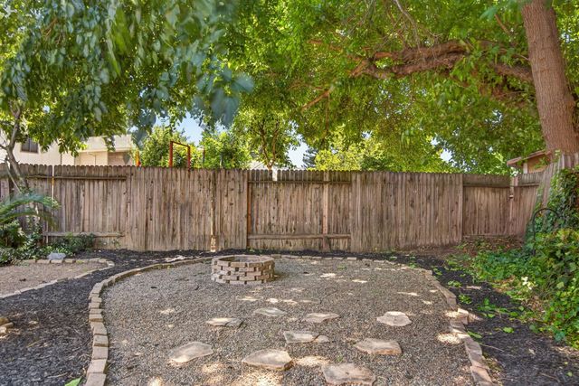 1480 Woodland Oaks Way, Sacramento, CA 95833
