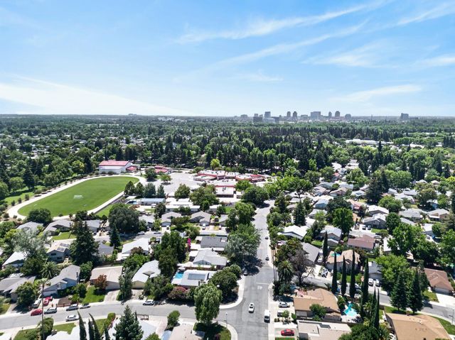 1480 Woodland Oaks Way, Sacramento, CA 95833