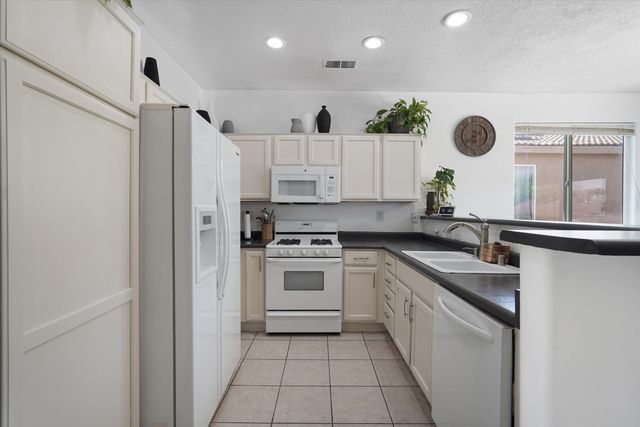 10919 Dream Weaver Drive NW, Albuquerque, NM 87114
