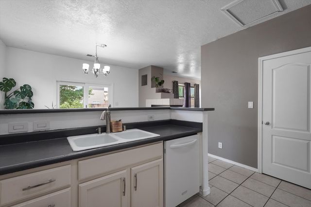 10919 Dream Weaver Drive NW, Albuquerque, NM 87114