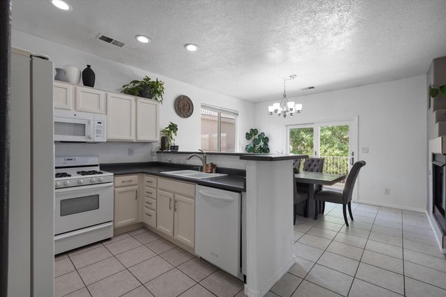 10919 Dream Weaver Drive NW, Albuquerque, NM 87114