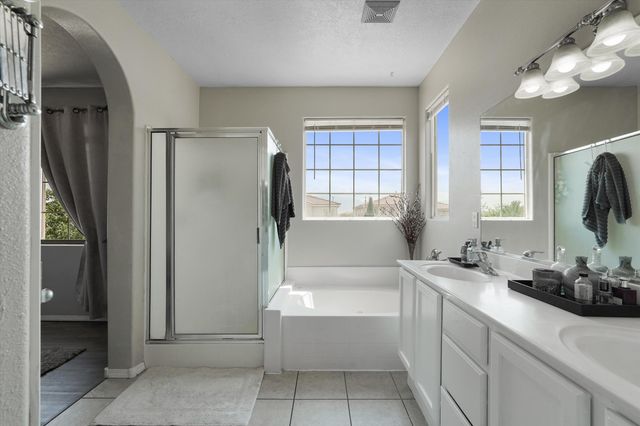 10919 Dream Weaver Drive NW, Albuquerque, NM 87114
