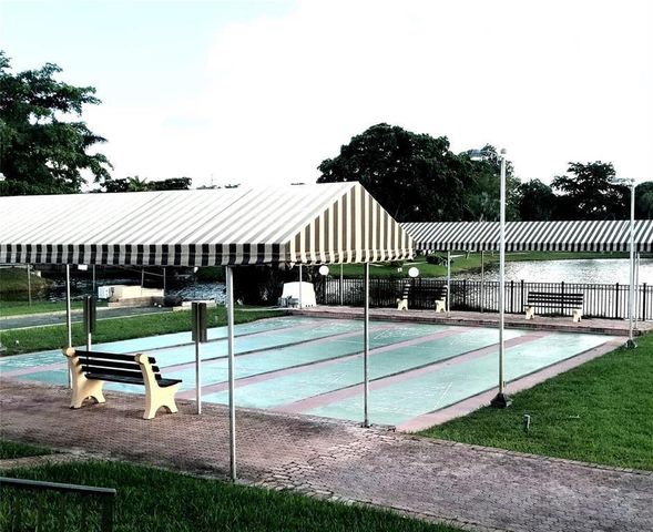 351 Cambridge Road 104, Hollywood, FL 33024