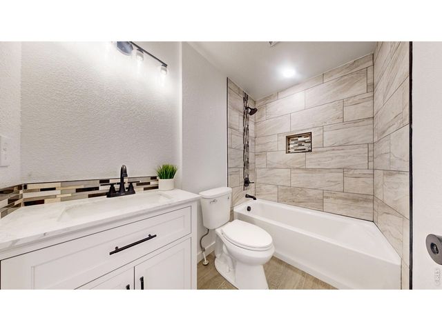 1704 6th St, Greeley, CO 80631