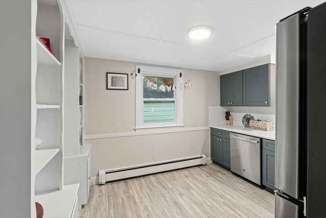 19 Cedar St, Beverly, MA 01915