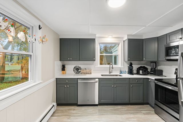 19 Cedar St, Beverly, MA 01915