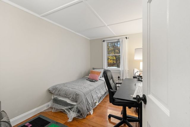 19 Cedar St, Beverly, MA 01915