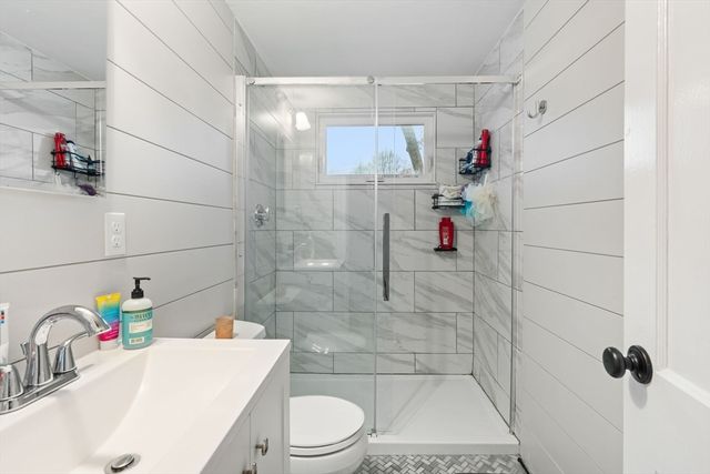 19 Cedar St, Beverly, MA 01915