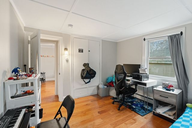 19 Cedar St, Beverly, MA 01915