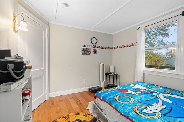 19 Cedar St, Beverly, MA 01915