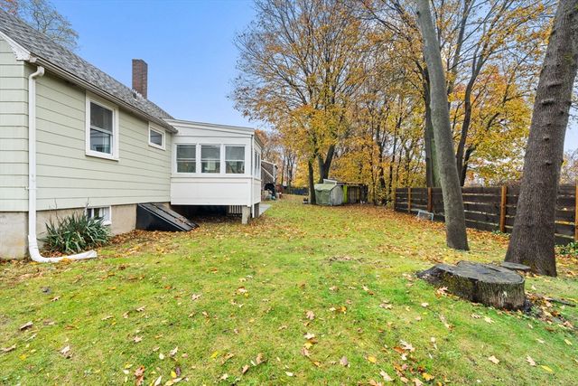 19 Cedar St, Beverly, MA 01915