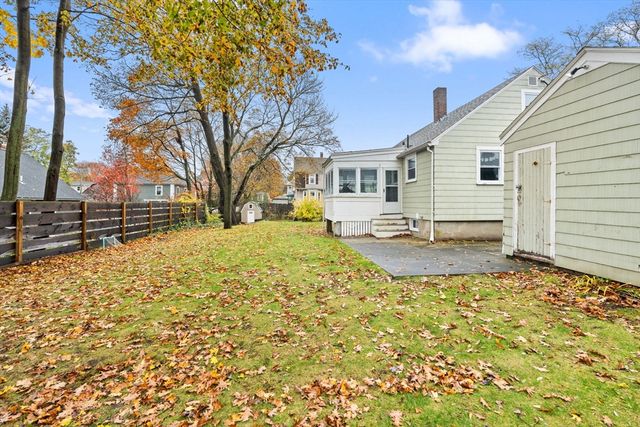 19 Cedar St, Beverly, MA 01915