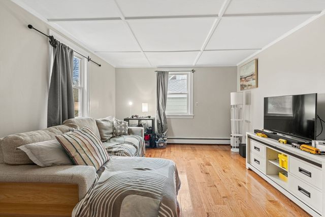 19 Cedar St, Beverly, MA 01915